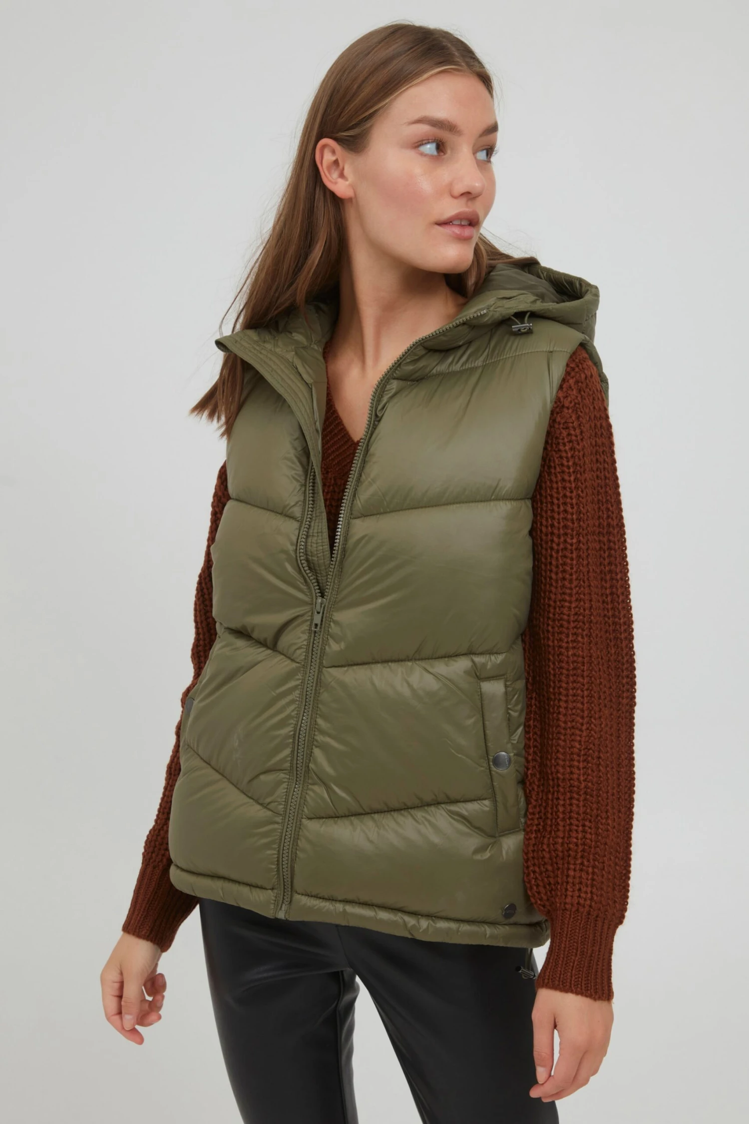 OXMO Bodywarmers Bodywarmer TABITA Dames Olijfgroen 4 OXMO Bodywarmers Bodywarmer TABITA Dames Olijfgroen - Afbeelding 2