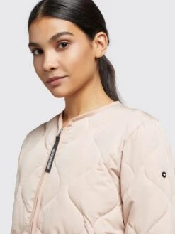 Khujo Tussenjassen Tussenjas Alma Dames Lichtroze 17 Khujo Tussenjassen Tussenjas Alma Dames Lichtroze -Chique Kleding Winkel b18e4fe996a16cd28ed63643c48ddcbf